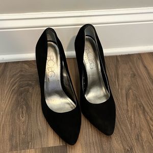 BCBG suede pumps